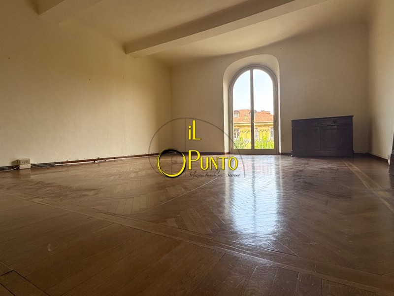 Appartamento in Vendita a Sanremo, 790'000€, 230 m²