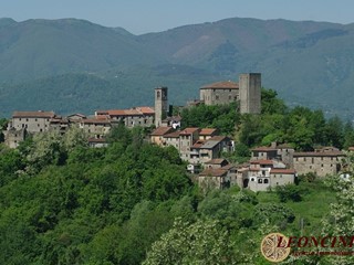 Casale in Vendita a Bagnone, 53'000€, 85 m²