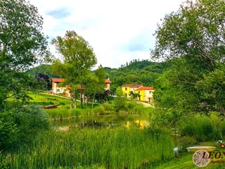 Casale in Vendita a Licciana Nardi, 980'000€, 470 m²