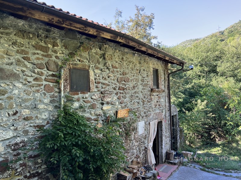Casale in Vendita a Fivizzano, 130'000€, 120 m²