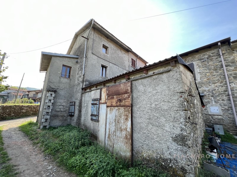Casale in Vendita a Filattiera, 35'000€, 110 m²
