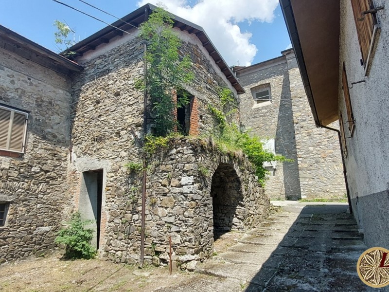 Casale in Vendita a Villafranca in Lunigiana, 25'000€, 50 m²