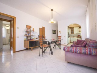 Quadrilocale in Vendita a Camaiore, zona Lido di Camaiore, 330'000&euro;, 85 m², arredato