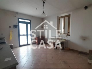 Casa Indipendente in Vendita a Castelfranco di Sotto, zona Orentano, 90'000€, 225 m²