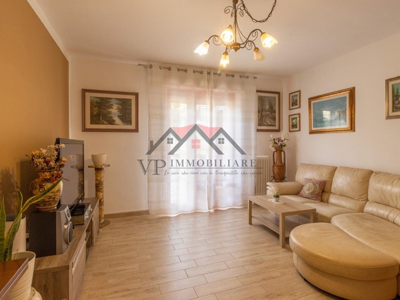 Quadrilocale in Vendita a Pomarance, 125'000€, 133 m², arredato, con Box