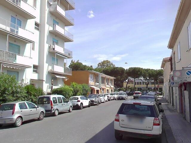 Immobile commerciale in Vendita a Cecina, 330'000€, 208 m²