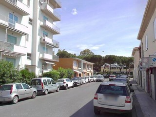 Immobile commerciale in Vendita a Cecina, 330'000€, 208 m²