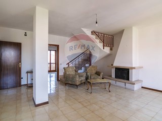 Villa in Vendita a San Giovanni la Punta, 188'000€, 140 m²