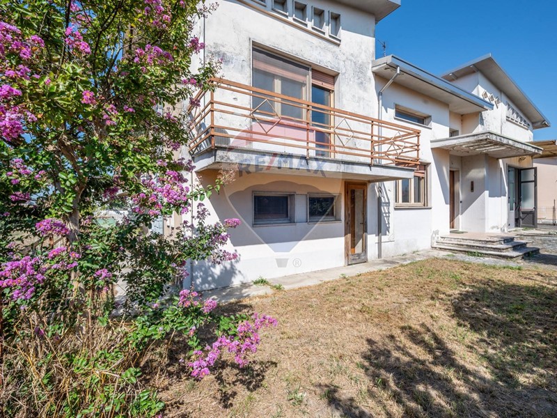 Casa Indipendente in Vendita a Sabbioneta, 110'000&euro;, 173 m²