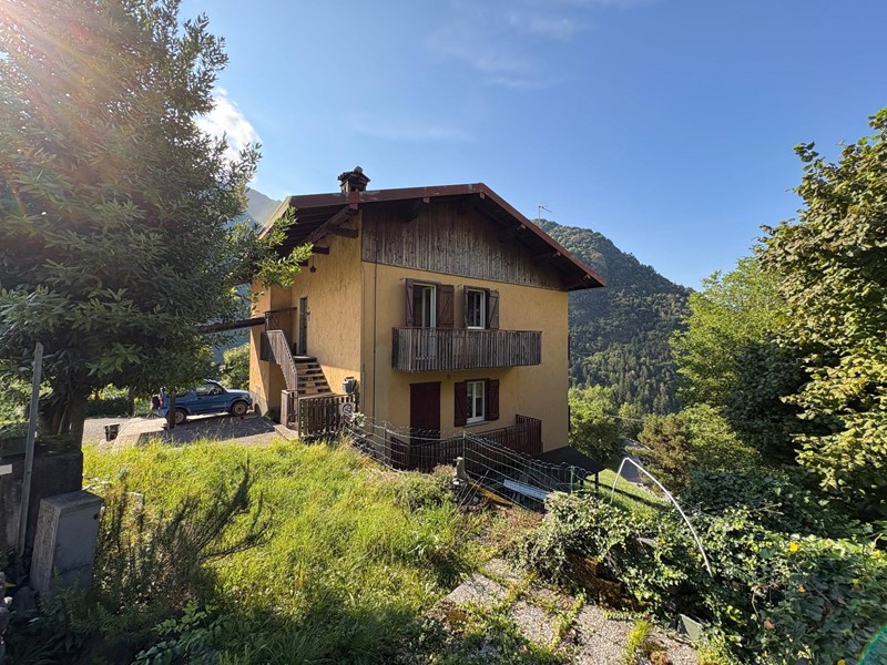 Quadrilocale in Vendita a Oltressenda Alta, 95'000€, 160 m²