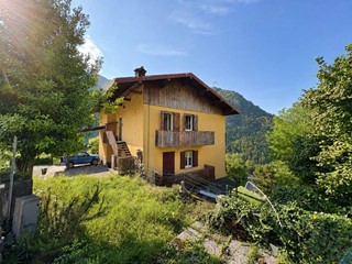 Quadrilocale in Vendita a Oltressenda Alta, 95'000&euro;, 160 m²