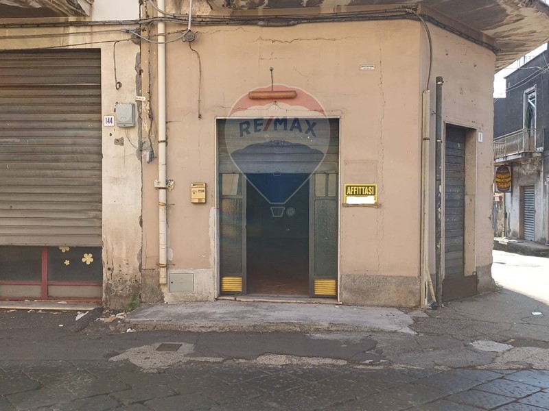 Immobile commerciale in Affitto a Acireale, 400€, 61 m²