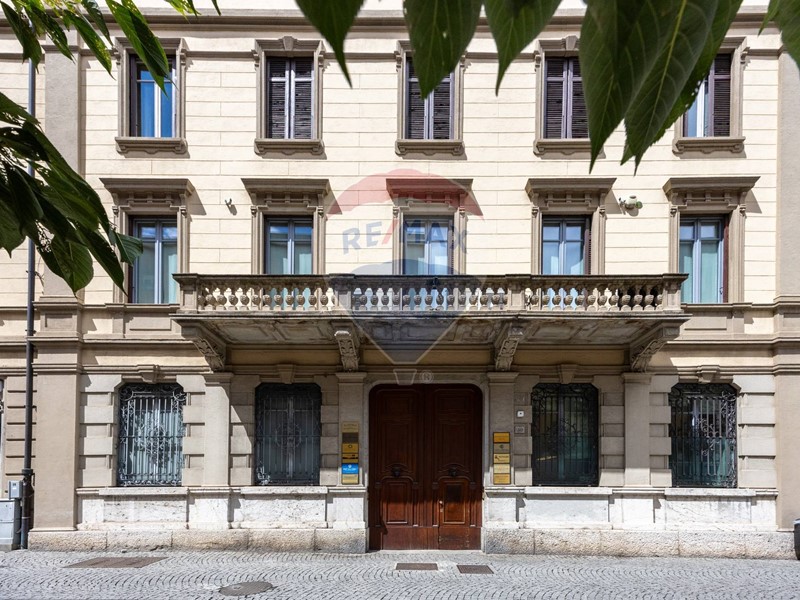 Appartamento in Vendita a Como, 1'300'000€, 185 m²