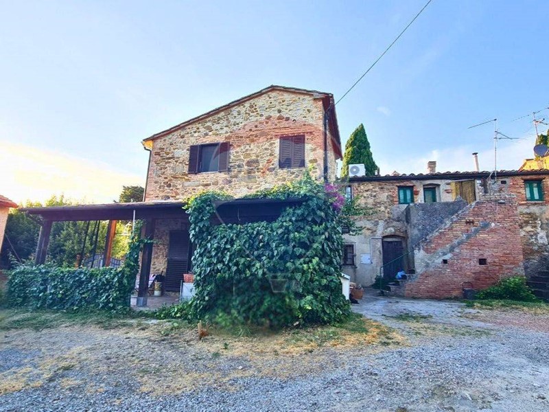 Casa Indipendente in Vendita a Gambassi Terme, 175'000€, 97 m²