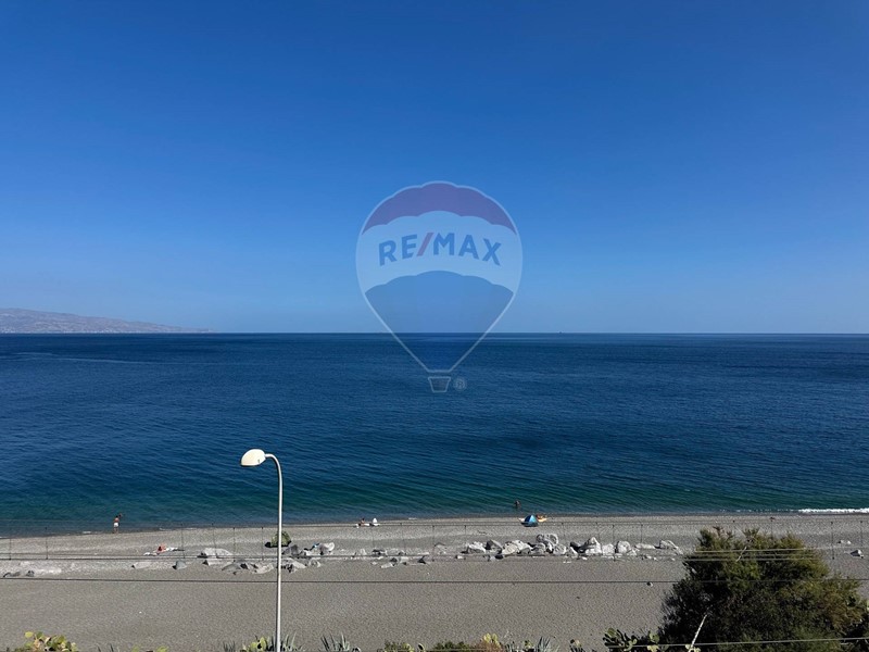 Casa Indipendente in Vendita a Scaletta Zanclea, 240'000€, 269 m²