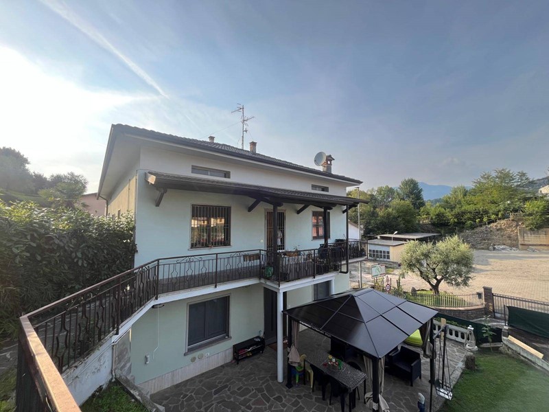 Quadrilocale in Vendita a Paratico, 220'000€, 325 m²