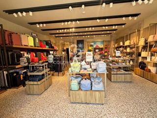 Immobile commerciale in Vendita a Caltagirone, 430'000€, 91 m²