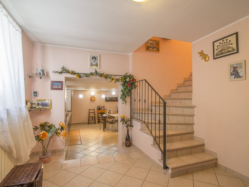 Villa in Vendita a Podenzano, 280'000€, 180 m²