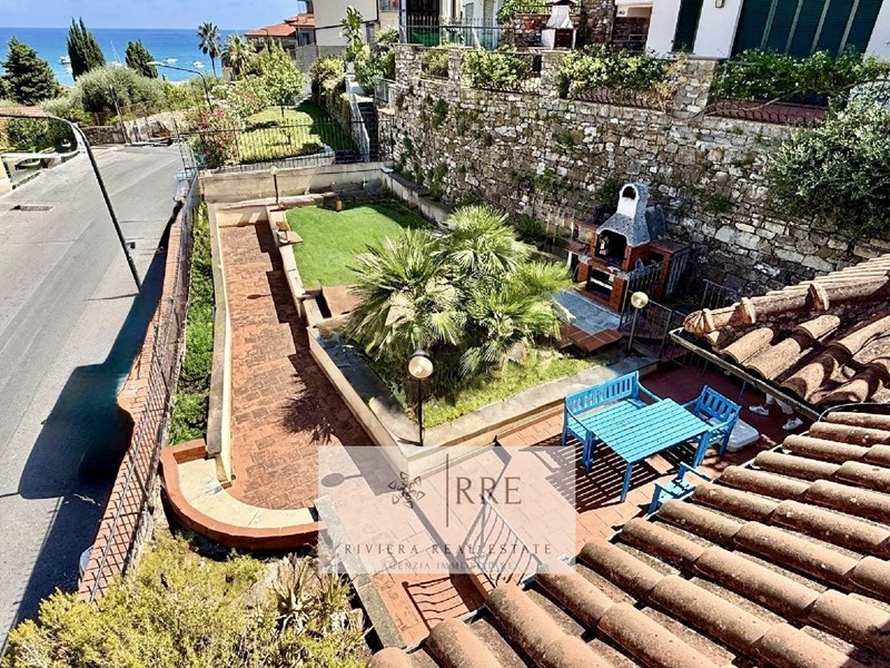 Villa in Vendita a Diano Marina, 399'000€, 90 m²