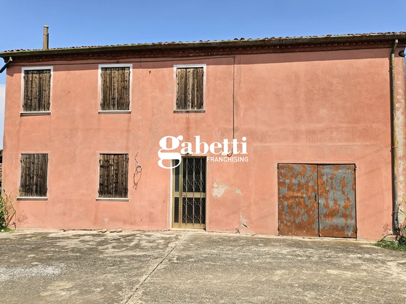 Casale in Vendita a Monselice, 120'000€, 14809 m²