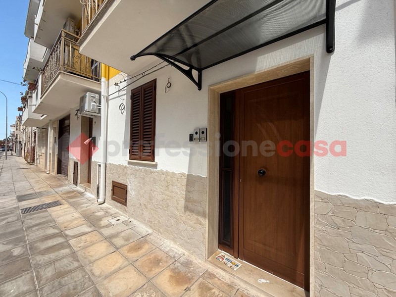 Trilocale in Affitto a Pulsano, 600€, 50 m², arredato