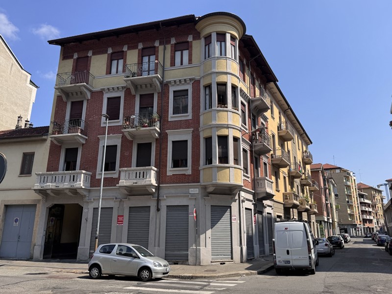 Appartamento in Vendita a Torino, 279'000€, 270 m²