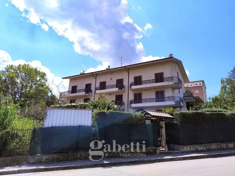 Villetta a schiera in Vendita a Campobasso, 269'000€, 213 m², arredato