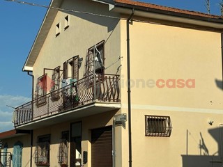 Casa Indipendente in Vendita a Avezzano, 130'000€, 180 m²