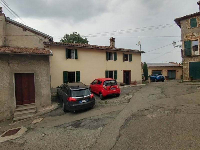 Casa Semi Indipendente in Vendita a Zocca, zona Montecorone, 54'000€, 135 m²