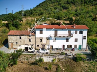 Casa Semi Indipendente in Vendita a Cosseria, 179'000€, 270 m², con Box