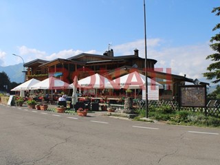 Immobile commerciale in Vendita a Ventasso, zona Collagna, 368 m²