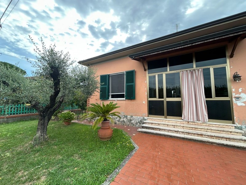Casa Semi Indipendente in Vendita a Santo Stefano di Magra, zona Ponzano Magra, 170'000€, 77 m²
