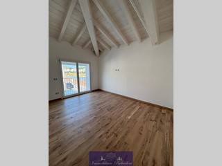 Appartamento in Vendita a Camaiore, zona Lido Di Camaiore, 619'000&euro;, 90 m²