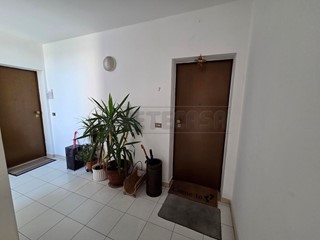 Appartamento in Vendita a Vicenza, 170'000€, 140 m², con Box