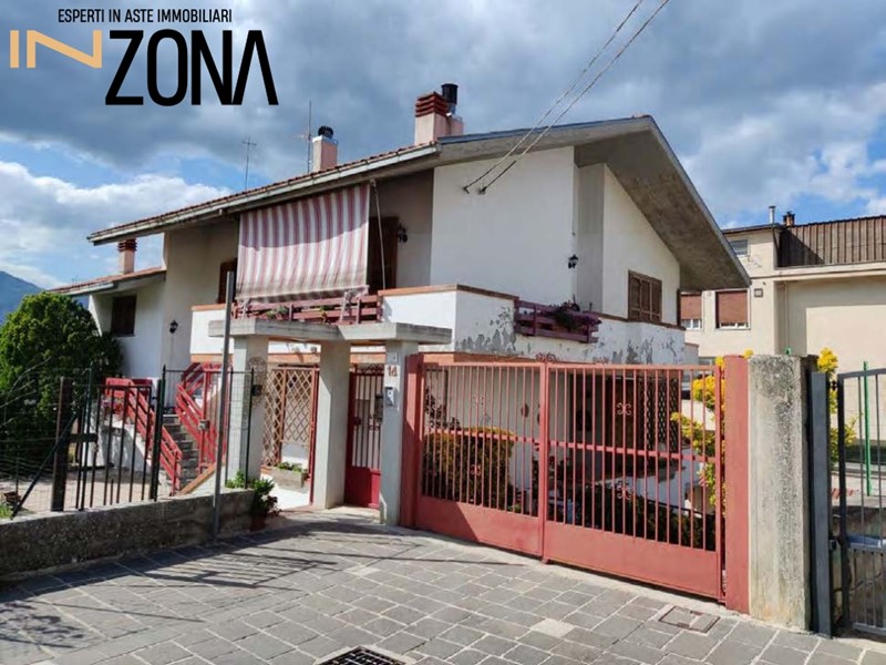 Quadrilocale in Vendita a Tocco da Casauria, 76'944€, 176 m²