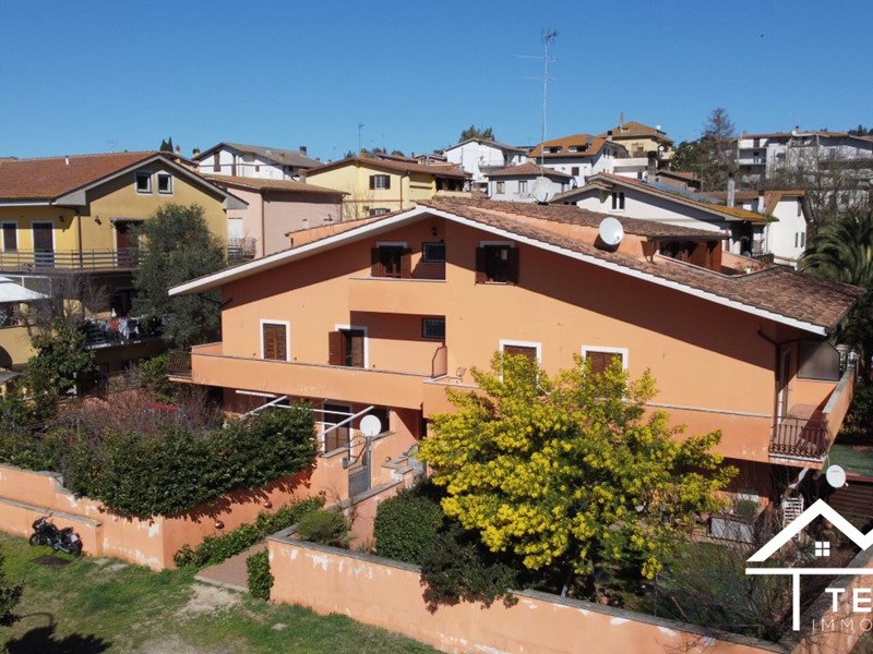 Bilocale in Affitto a Forano, 400€, 50 m²