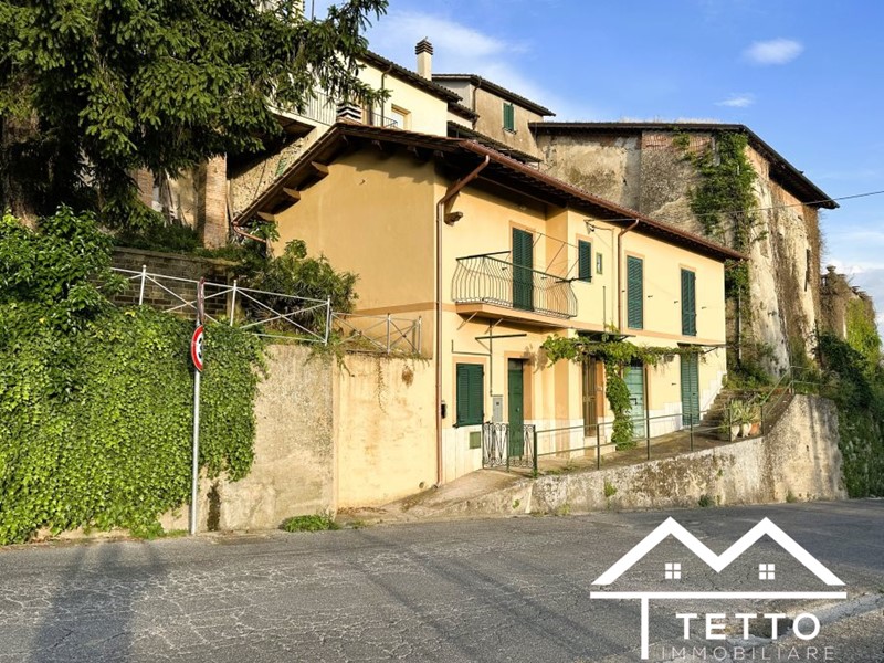 Villa in Vendita a Forano, 69'000&euro;, 122 m²