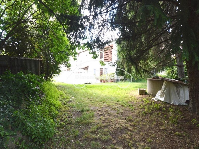 Casa Indipendente in Vendita a Capannori, zona Marlia, 195'000€, 300 m²