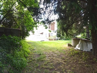 Casa Indipendente in Vendita a Capannori, zona Marlia, 195'000€, 300 m²