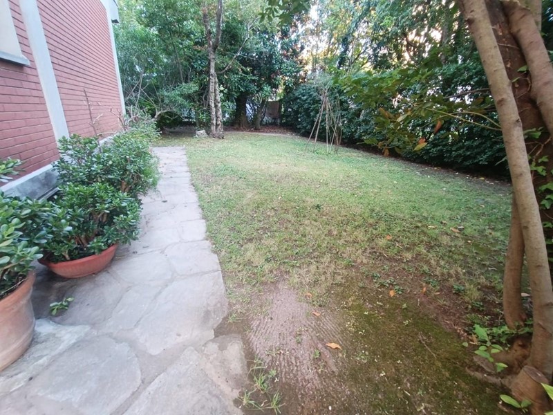 Appartamento in Vendita a Massa, zona Marina di Massa, 330'000&euro;, 90 m², con Box