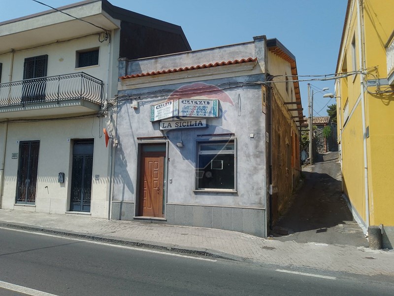 Casa Semi Indipendente in Vendita a Acireale, 140'000€, 130 m², con Box