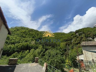 Casa Indipendente in Vendita a Acquasanta Terme, 48'000€, 100 m²