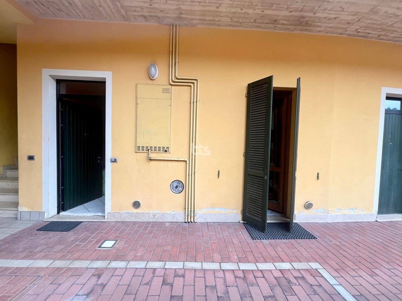 Bilocale in Vendita a Adrara San Martino, 47'000€, 80 m²