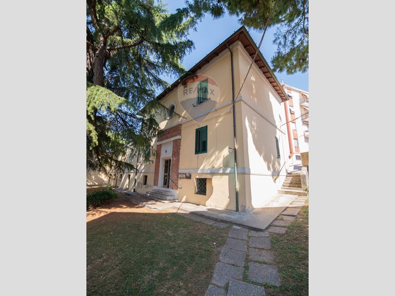 Appartamento in Vendita a Ancona, 78'000€, 91 m²