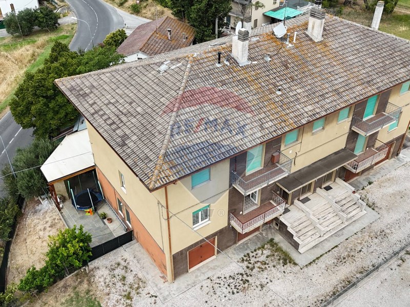 Appartamento in Vendita a Belvedere Ostrense, 75'000€, 100 m²