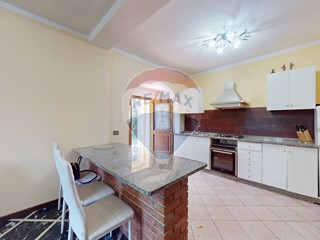 Casa Semi Indipendente in Vendita a Viareggio, 145'000€, 77 m²