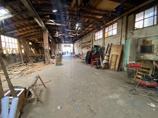 Capannone in Vendita a Viareggio, 280'000€, 360 m²