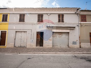 Casa Semi Indipendente in Vendita a Santa Maria Nuova, 49'000€, 95 m²