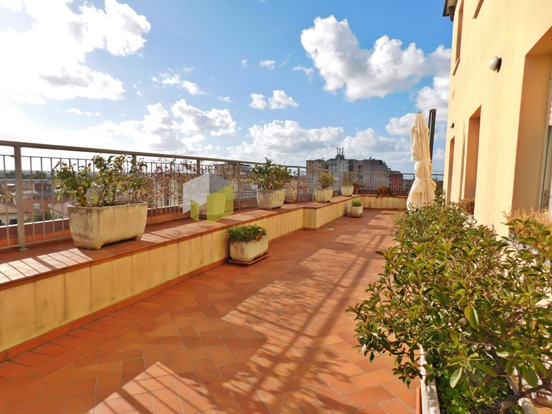 Attico in Vendita a Pisa, 680'000€, 220 m²