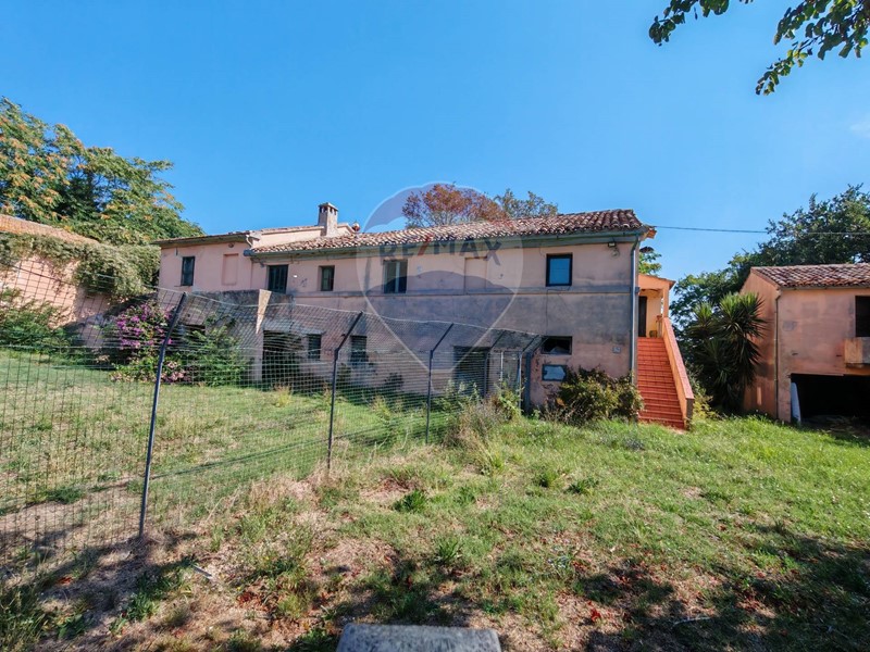 Rustico in Vendita a Recanati, 280'000&euro;, 240 m²